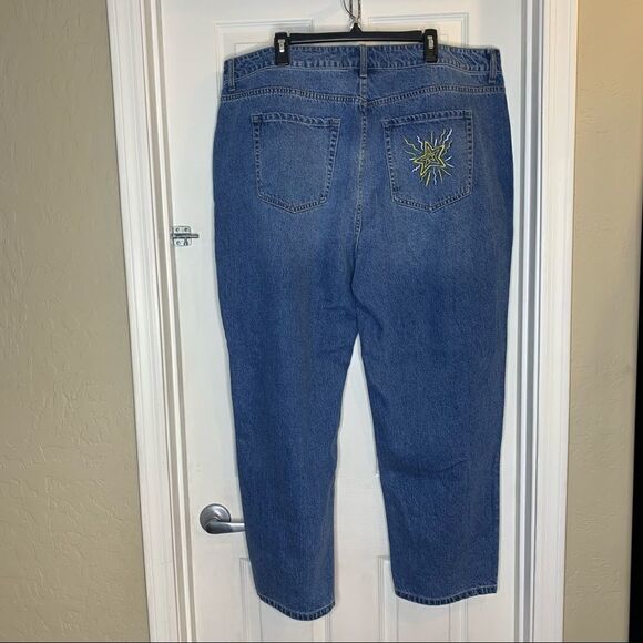 Forever 21 Plus Size Embroidered Star Jeans size 3X - Picture 8 of 11